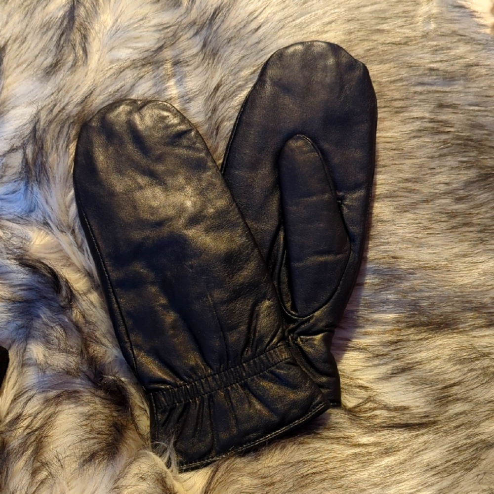 Elegant Black Leather Mittens